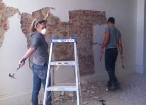 9-Everyone pitches in cr