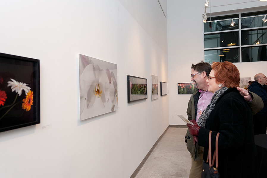 People in Wychwood community gallery at Peter MacKendrick's show.