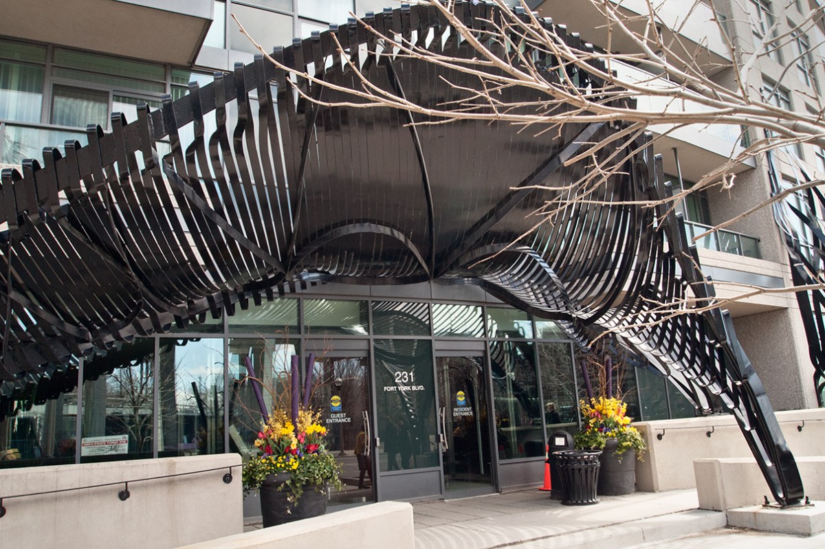 Fence on the Loose canopy.