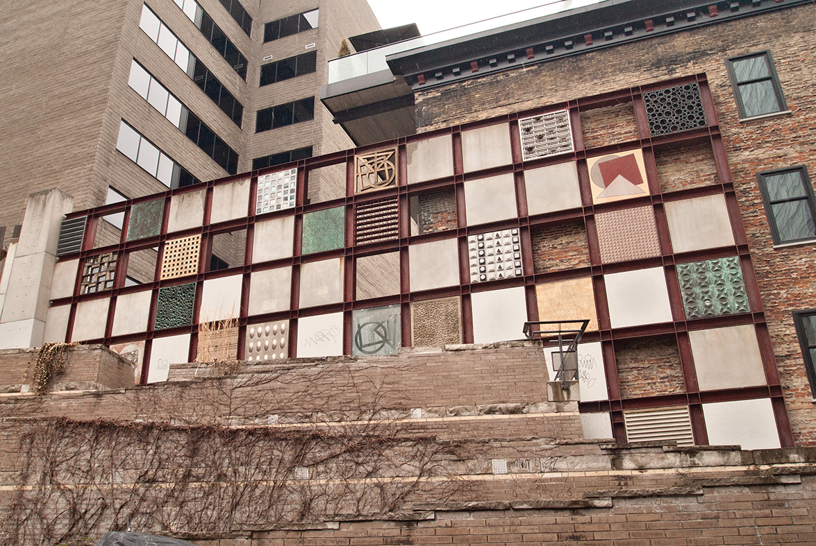 Monument to construction workers.