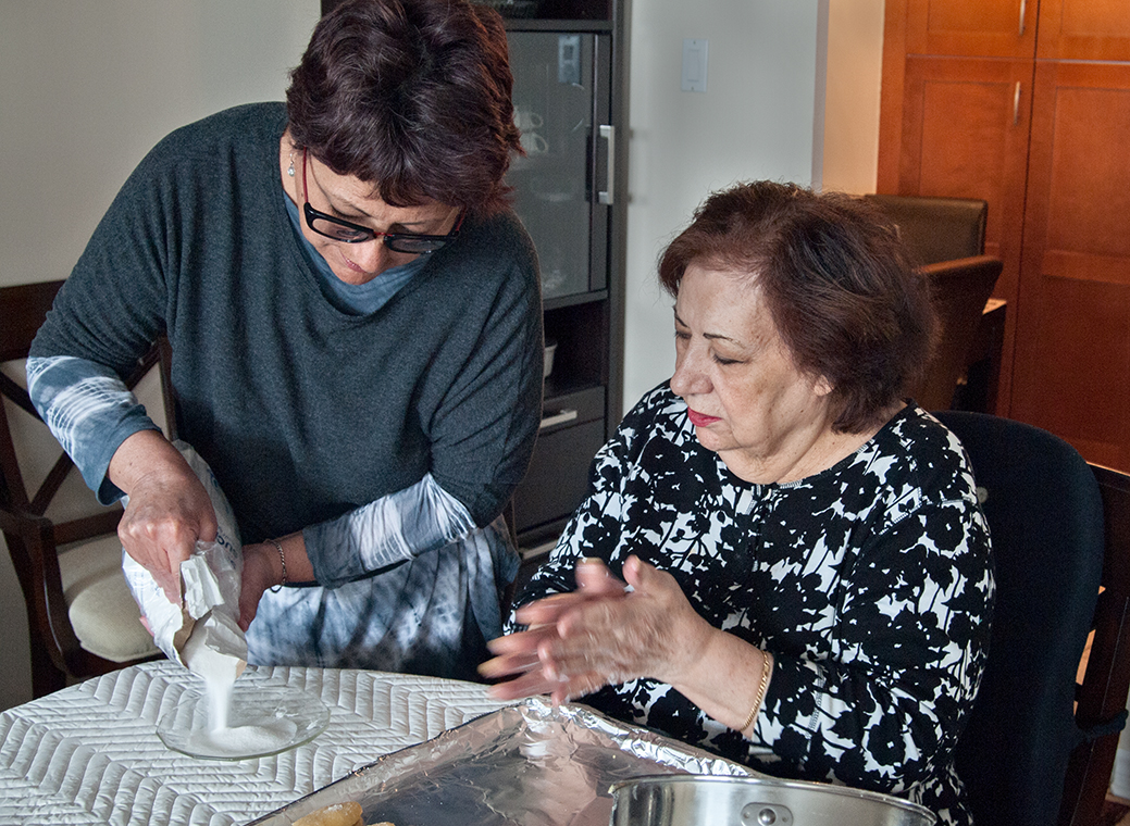 Fill a plate with sugar.