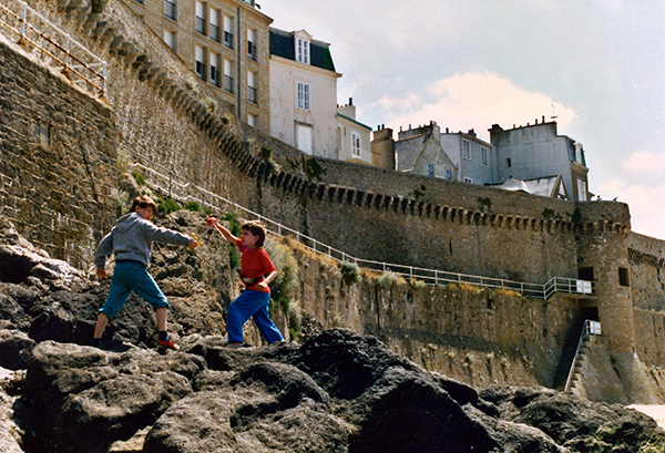 Below the ramparts in Saint-Malo.