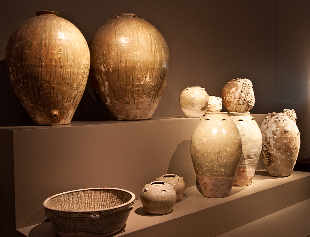 Container jars from dhow.