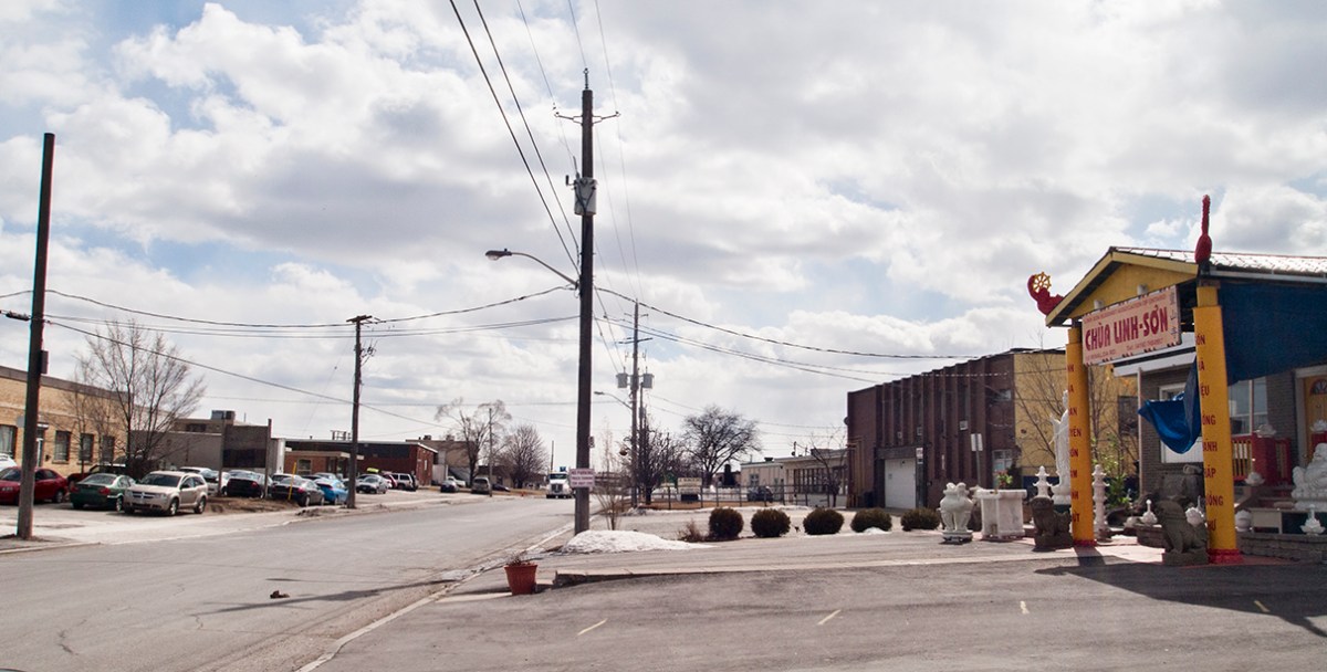 Chua Linh-Son streetscape