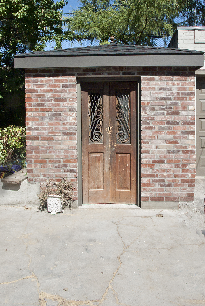 Garden shed and empty space.