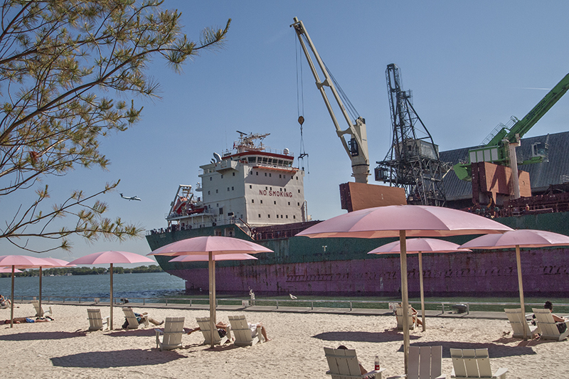 Unloading raw sugar at Redpath.
