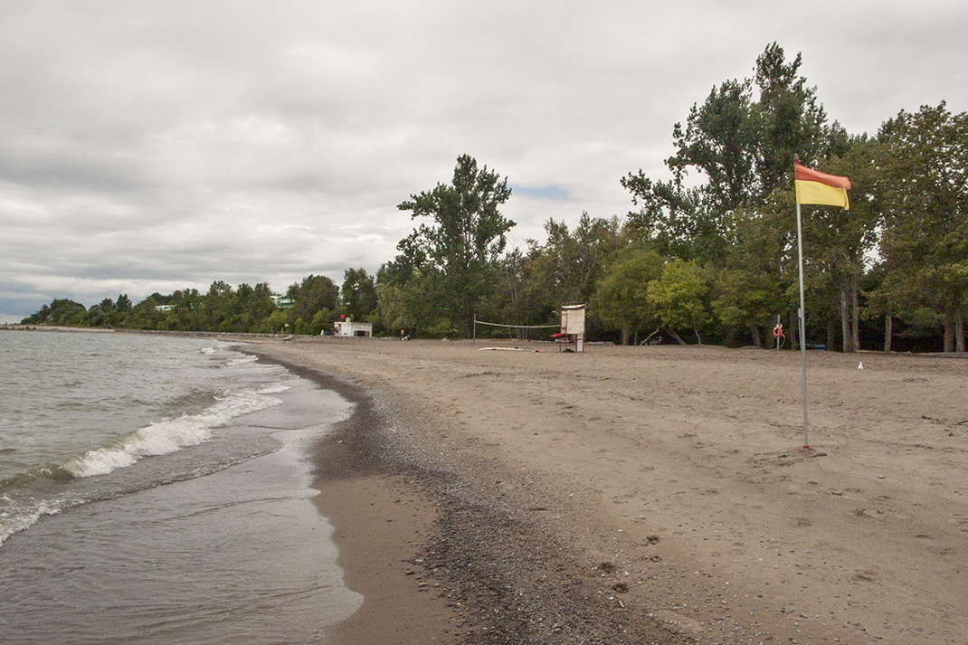 Rouge beach looking west.