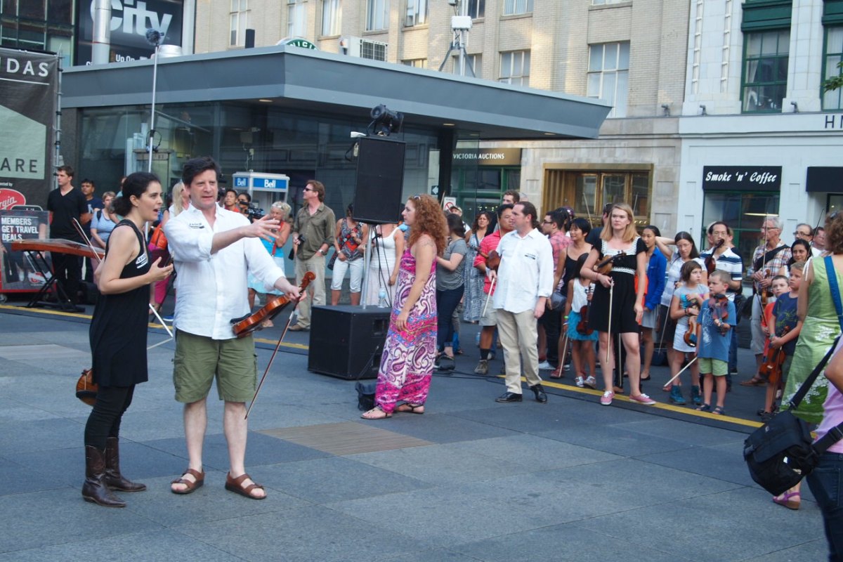 Carol Gimbel directing set up.