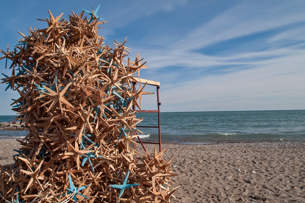 Flow installation on Toronto beach.