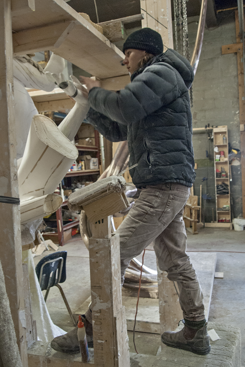 Adjusting shape of hand.