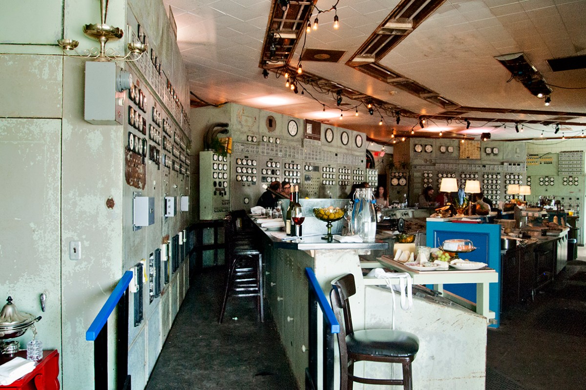 Le Pavillon in the control room.