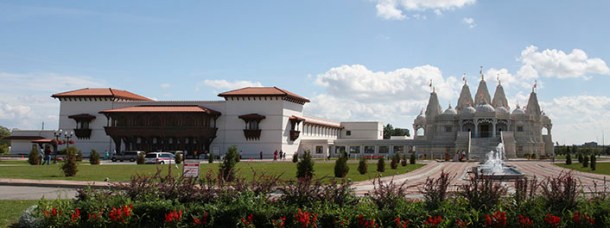 BAPS_Toronto_exterior