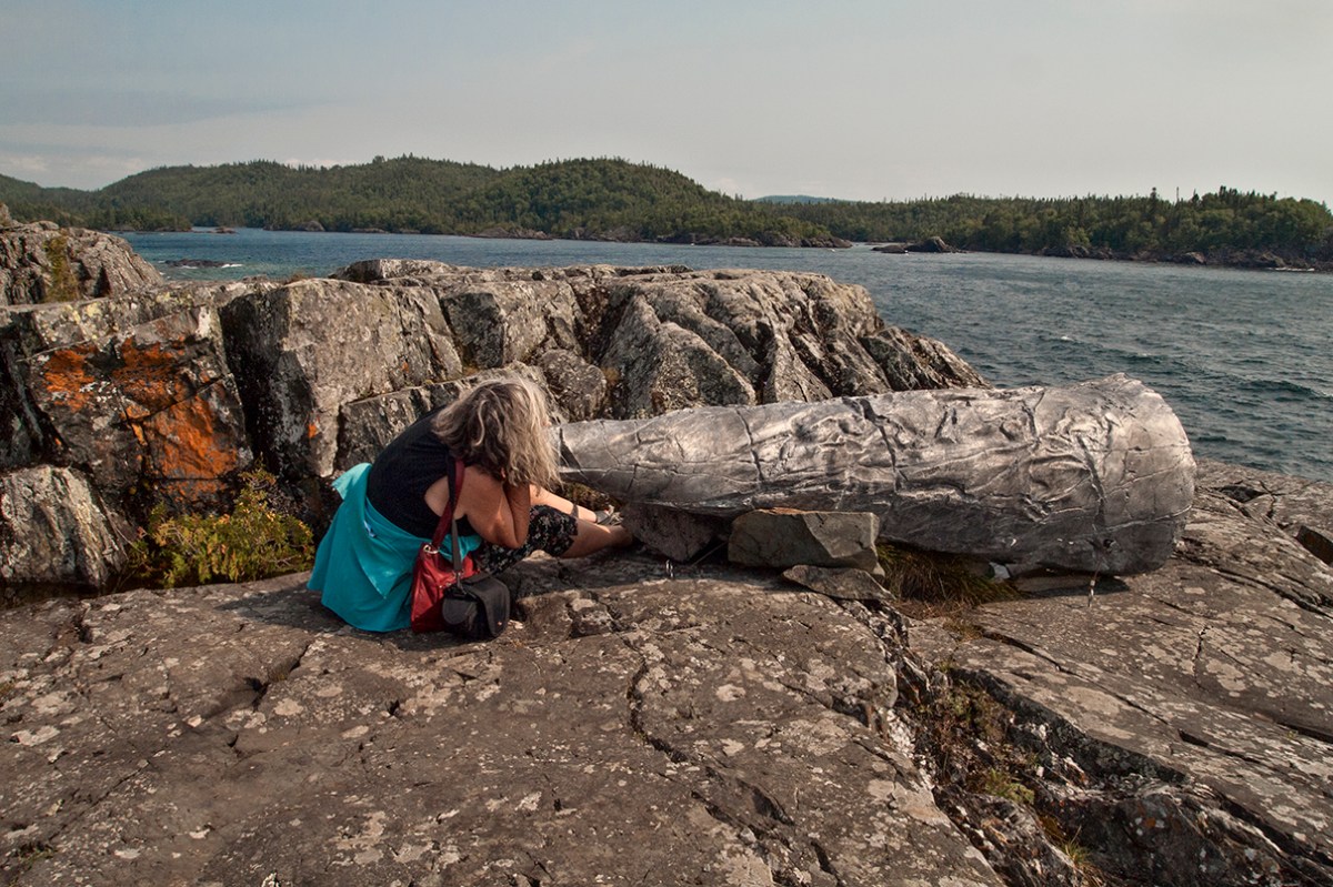 Woman listening to Wave Sound.