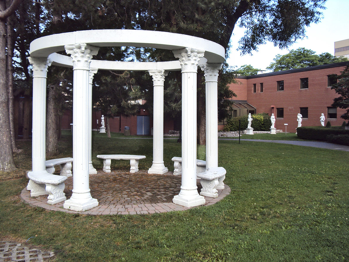 Small rotunda on grounds.