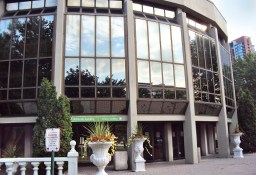 Columbus Centre exterior.